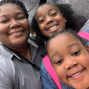 Meet your Posher, Denise